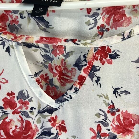 Torrid floral blouse  - Picture 4 of 8